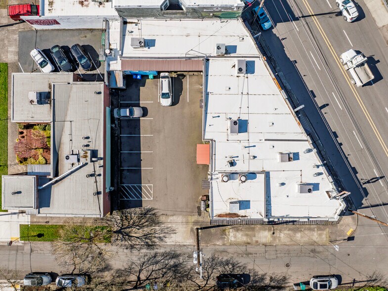 More Photos Of 5824-5846 NE Sandy Blvd, Portland Restaurant For Sale