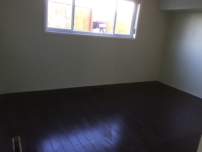 More Photos Of 13007 83rd St NW, Edmonton Apartments For Sale