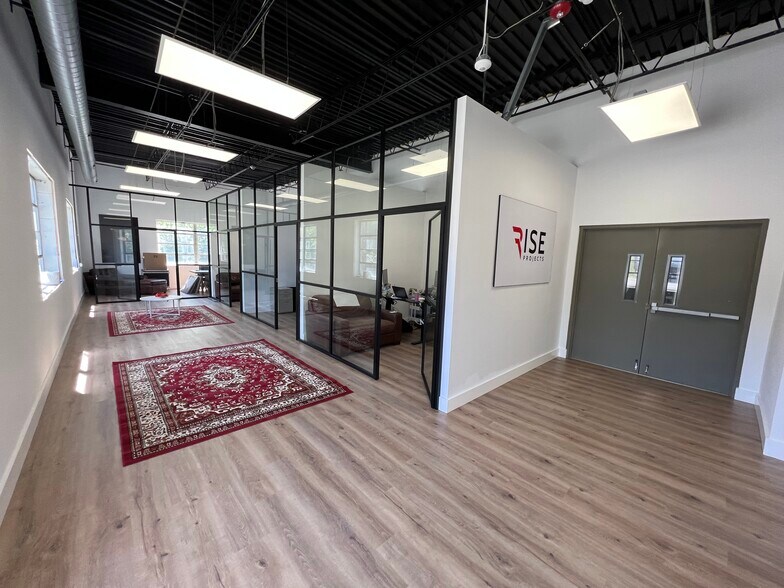 More Photos Of 604 South St, Holbrook Manufacturing For Sale