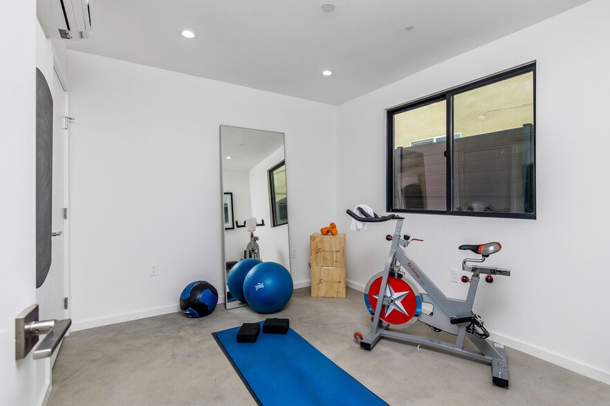 More Photos Of 12610 Venice Blvd, Los Angeles Apartments For Sale