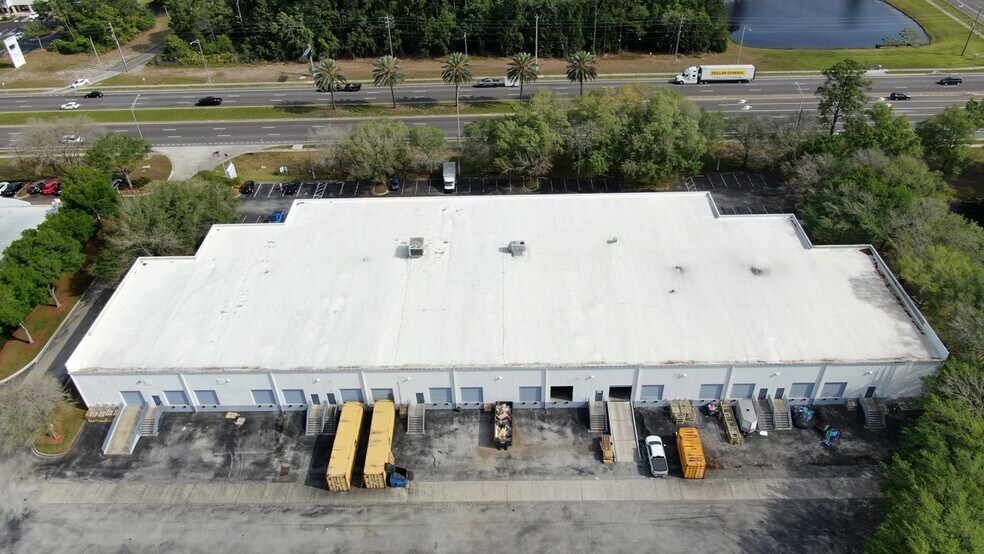 More Photos Of 11840 Beach Blvd, Jacksonville Showroom For Lease