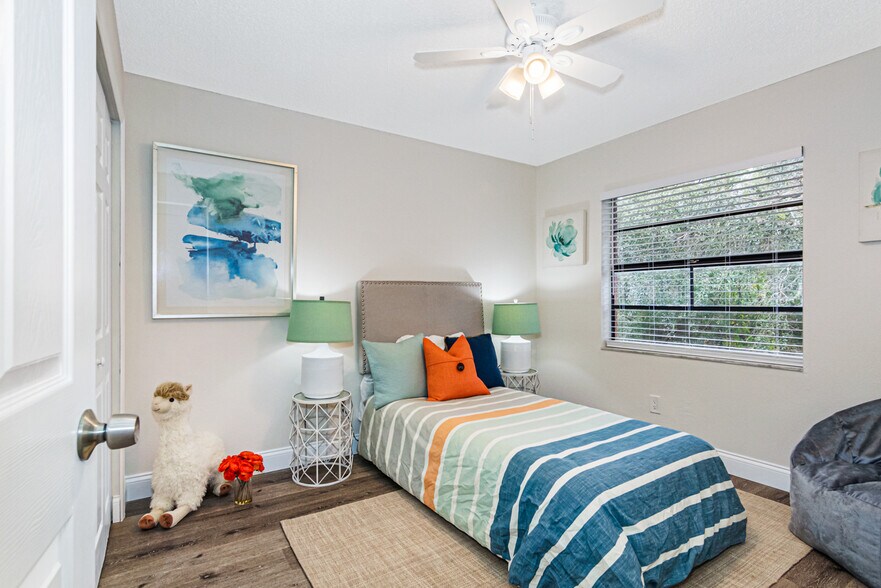 More Photos Of 7802-7806 Colonial Club Ct, Riverview Apartments For Sale