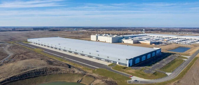 Primary Photo Of 44 Commerce Pky, West Jefferson Distribution For Sale