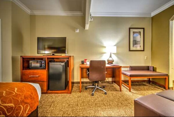 More Photos Of 13636 Michel Rd, Tomball Hotel For Sale