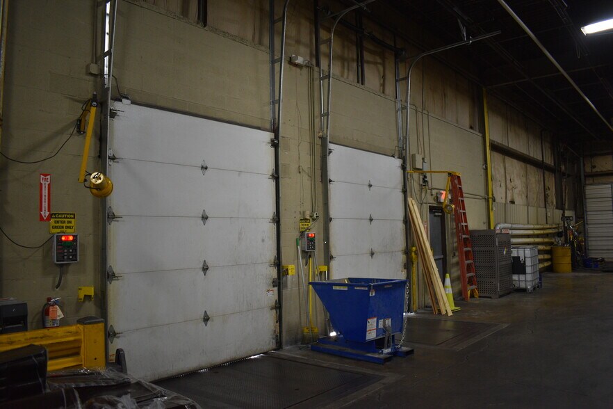 More Photos Of 1665 Enterprise Pky, Twinsburg Manufacturing For Lease