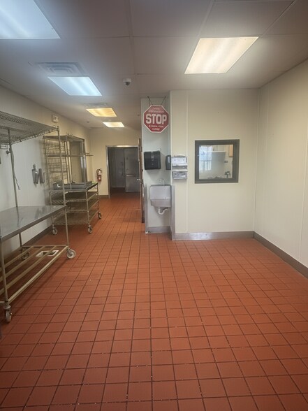 More Photos Of 812 E D St, Hillsboro Fast Food For Sale
