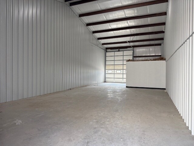 More Photos Of 121 Airport Rd, Goldsby Light Distribution For Lease