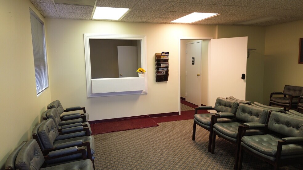 More Photos Of 7 Post Office Rd, Waldorf Medical For Sale