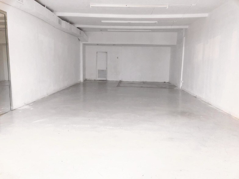 More Photos Of 475 NE 167th St, Miami Storefront For Lease