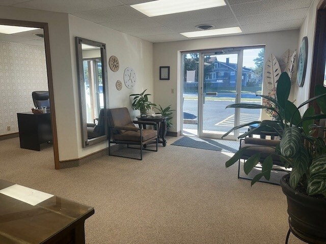 More Photos Of 118 W Locust St, Independence Office For Sale