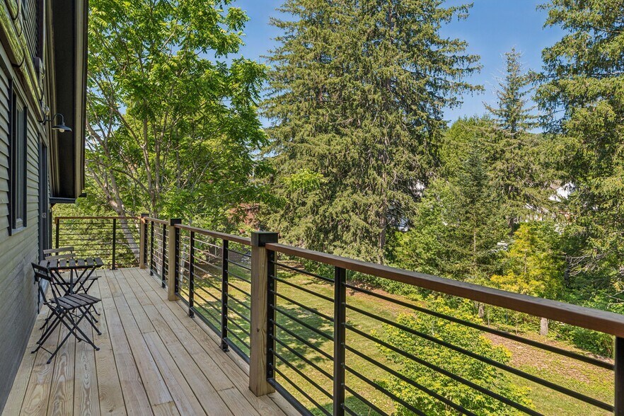 More Photos Of 26 Central St, Woodstock General Retail For Sale