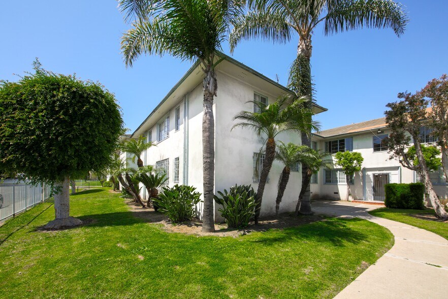 More Photos Of 4073 West Blvd, Los Angeles Apartments For Sale
