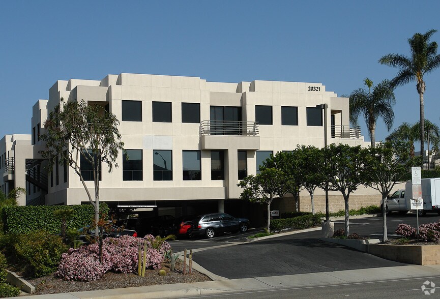 More Photos Of 20321 SW Birch St, Newport Beach Office For Sale
