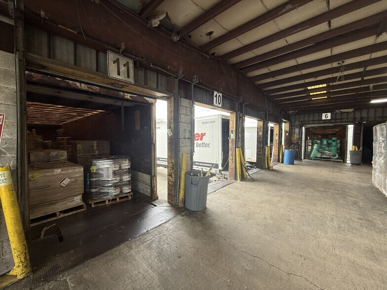 More Photos Of 18 Stone Castle Rd, Rock Tavern Truck Terminal For Sale