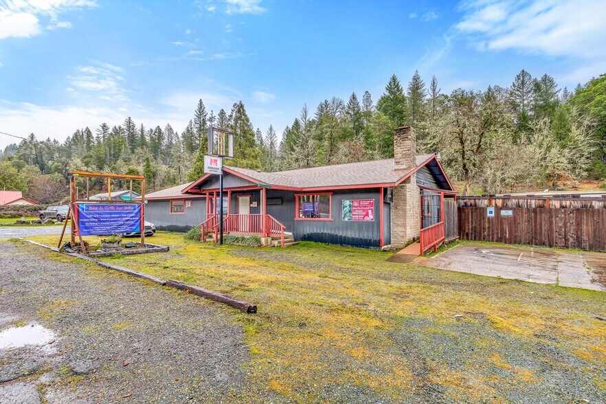 More Photos Of 18097 Redwood Hwy, Selma Restaurant For Sale