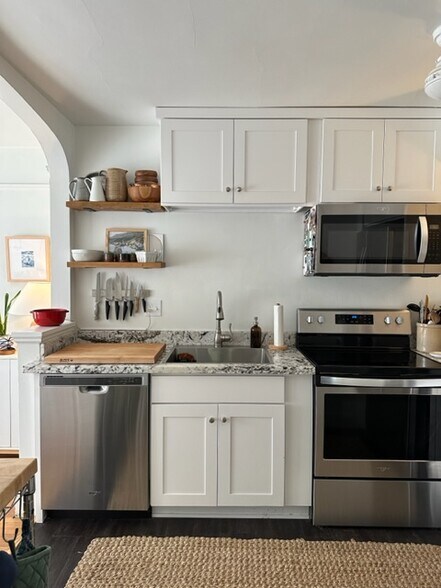 More Photos Of 4212 Phinney Ave, Seattle Apartments For Sale