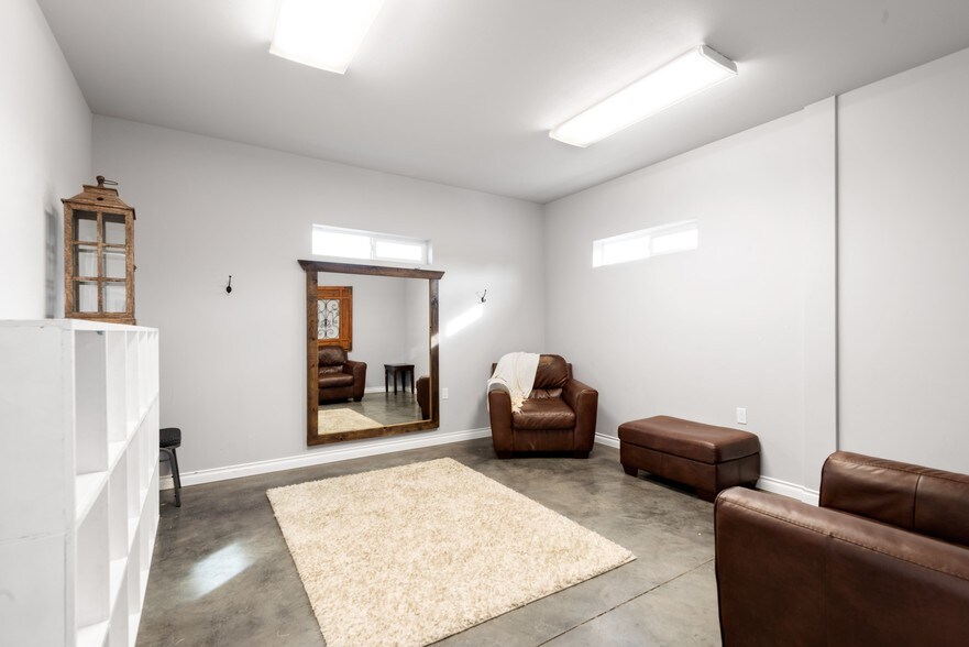 More Photos Of 4771 W Van Giesen St, West Richland Light Distribution For Sale