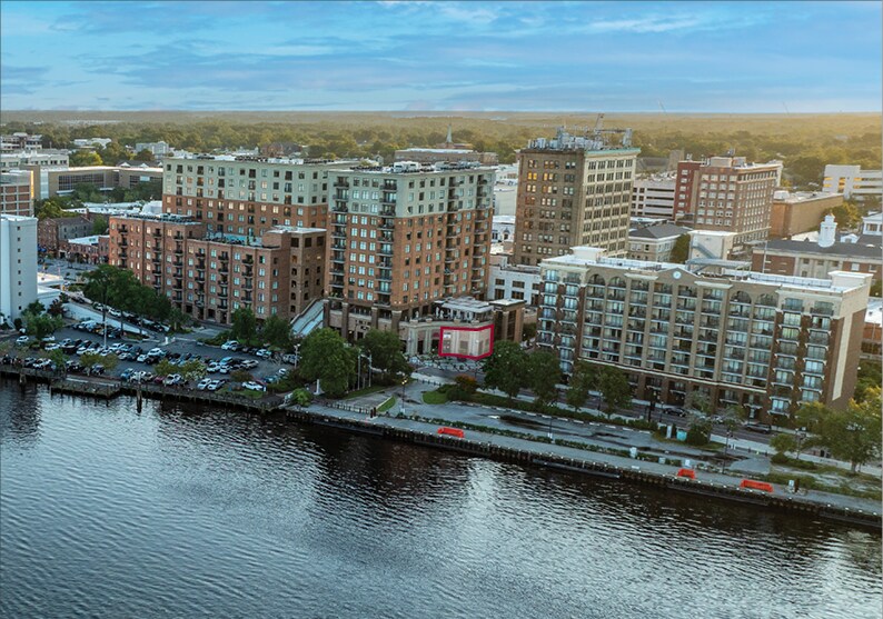 More Photos Of 240 N Water St, Wilmington Specialty For Lease