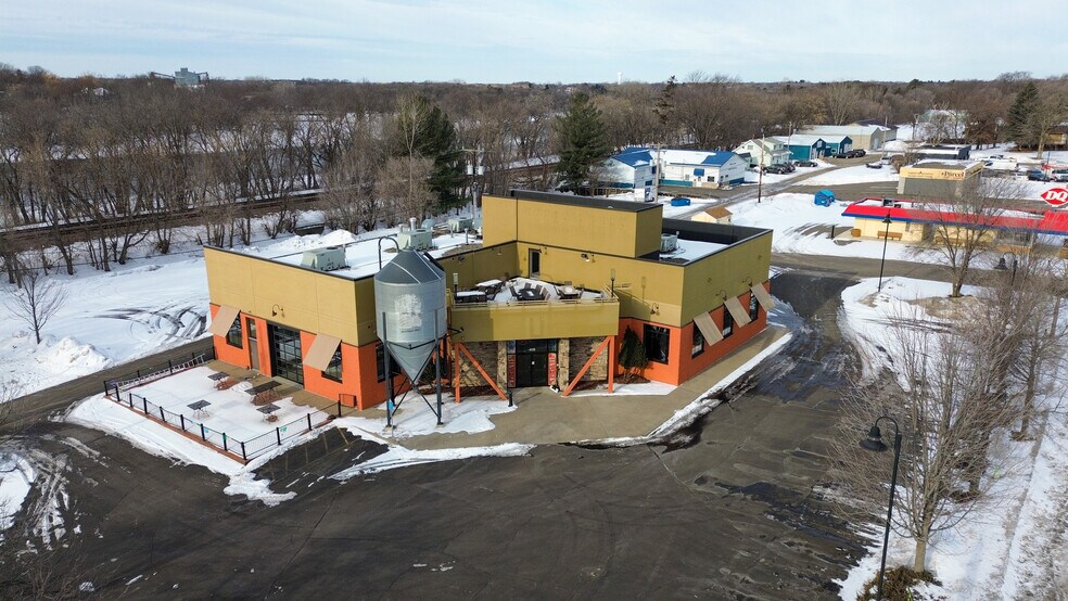 More Photos Of 415 N Benton Dr, Sauk Rapids Restaurant For Sale