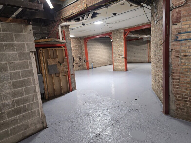 More Photos Of 4742-4746 W Rice St, Chicago Warehouse For Lease