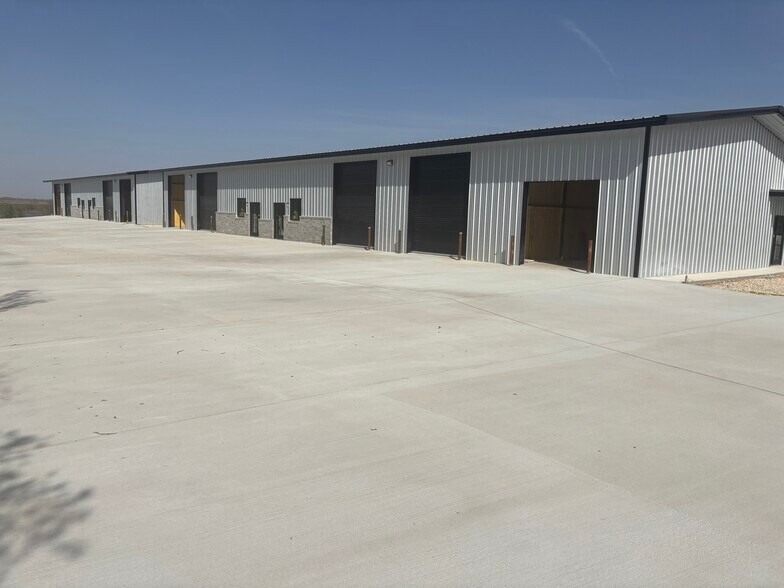 More Photos Of 1247 Watson E Ln, New Braunfels Warehouse For Lease