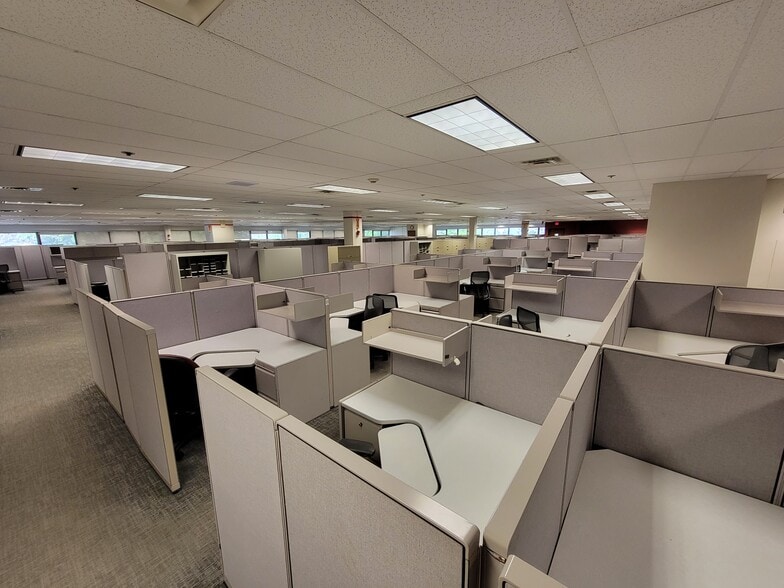 More Photos Of 701 E 60th St N, Sioux Falls Unknown For Lease