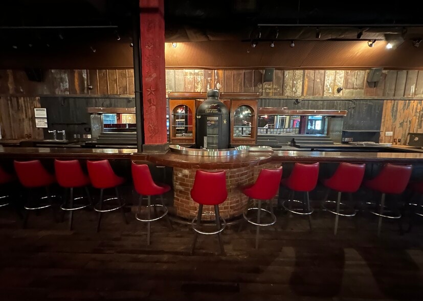 More Photos Of 301 Franklin St, Buffalo Restaurant For Sale