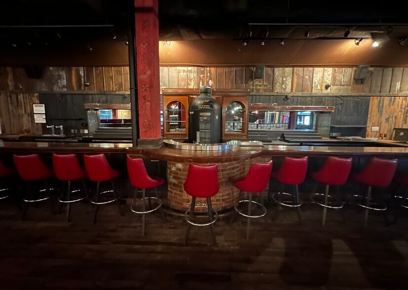 More Photos Of 301 Franklin St, Buffalo Restaurant For Sale