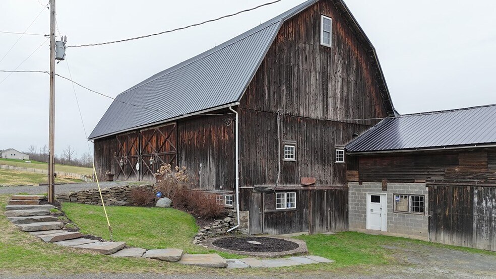 More Photos Of 211 Hanks Rd, Troy Hospitality For Sale