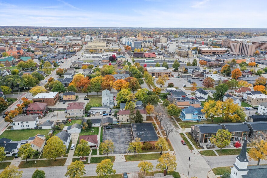 More Photos Of 828 Cherry St, Green Bay Office Residential For Sale
