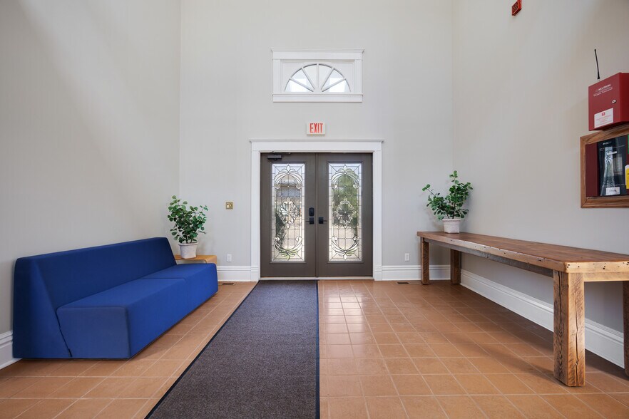 More Photos Of 121 N Washington St, Naperville Medical For Lease