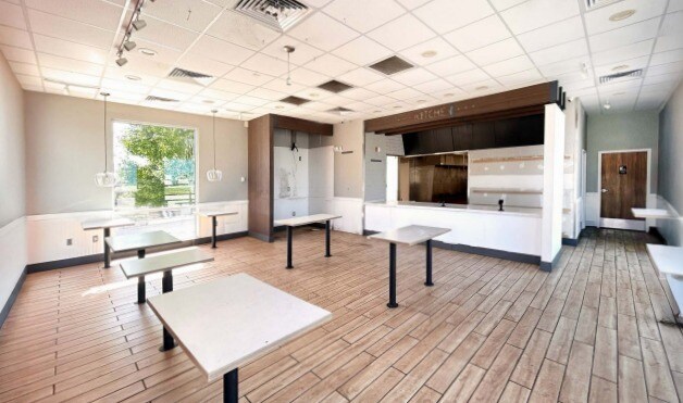 More Photos Of 1209-1211 Missouri Blvd, Jefferson City Fast Food For Lease