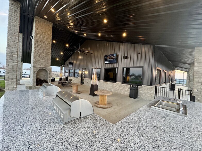 More Photos Of 9630 E US Highway 190, Rogers Trailer Camper Park For Sale