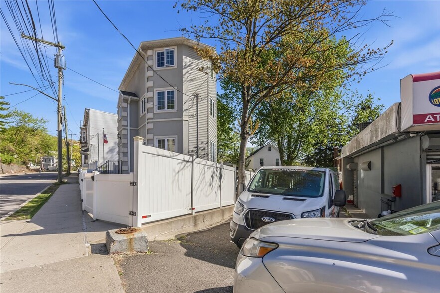 More Photos Of 535 Vanderbilt Ave, Staten Island Carwash For Sale