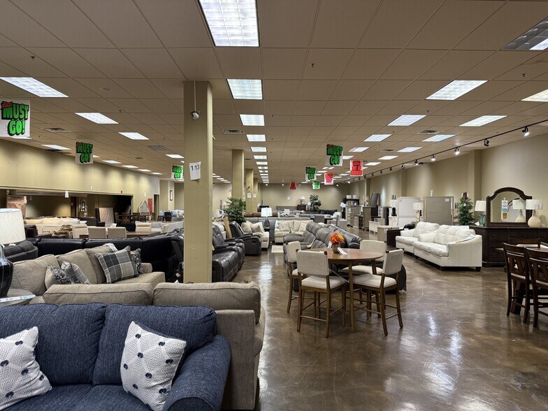 More Photos Of 3949 Euphrosine St, New Orleans Distribution For Sale