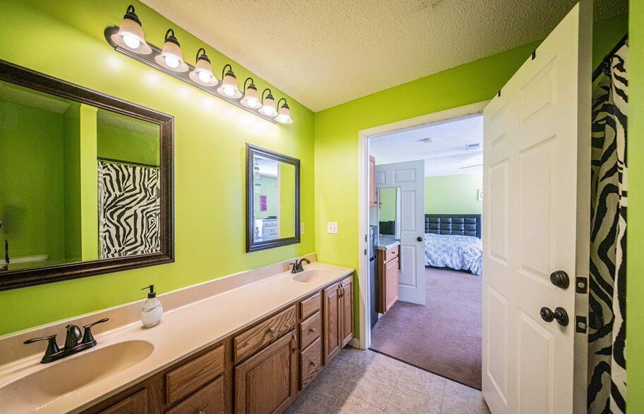 More Photos Of 2025 Clark Line Rd, Paducah Apartments For Sale