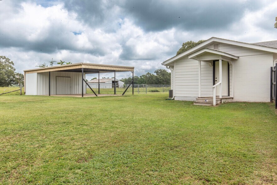 More Photos Of 4846 US Highway 67 W, Simms Daycare Center For Sale