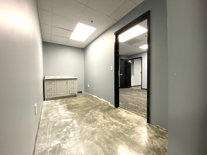 More Photos Of 2488 SW Lakewood Ave, Atlanta Office Residential For Lease