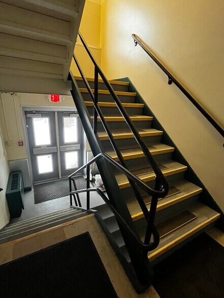 More Photos Of 49 Jefferson St, Phoenix Specialty For Lease