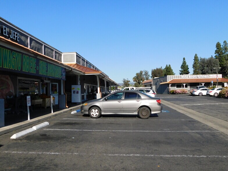 More Photos Of 200 W El Norte Pky, Escondido Unknown For Lease