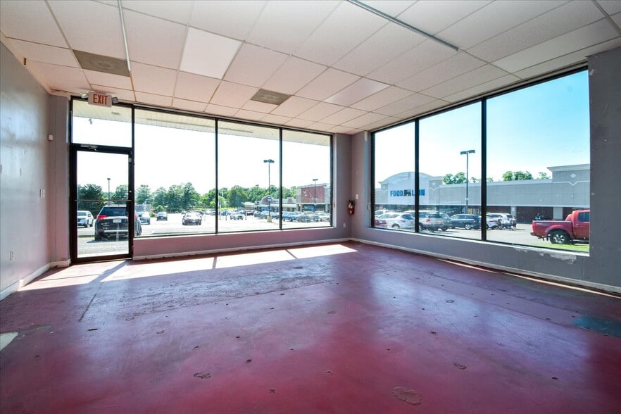 More Photos Of 1970 E Washington Ave, Vinton Storefront Retail Office For Lease