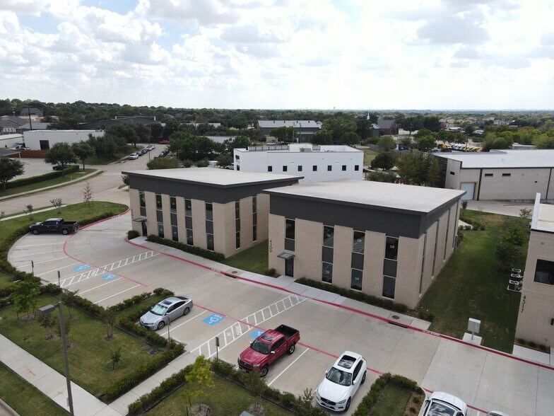 More Photos Of 4305 Marsh Ridge Rd, Carrollton Showroom For Sale