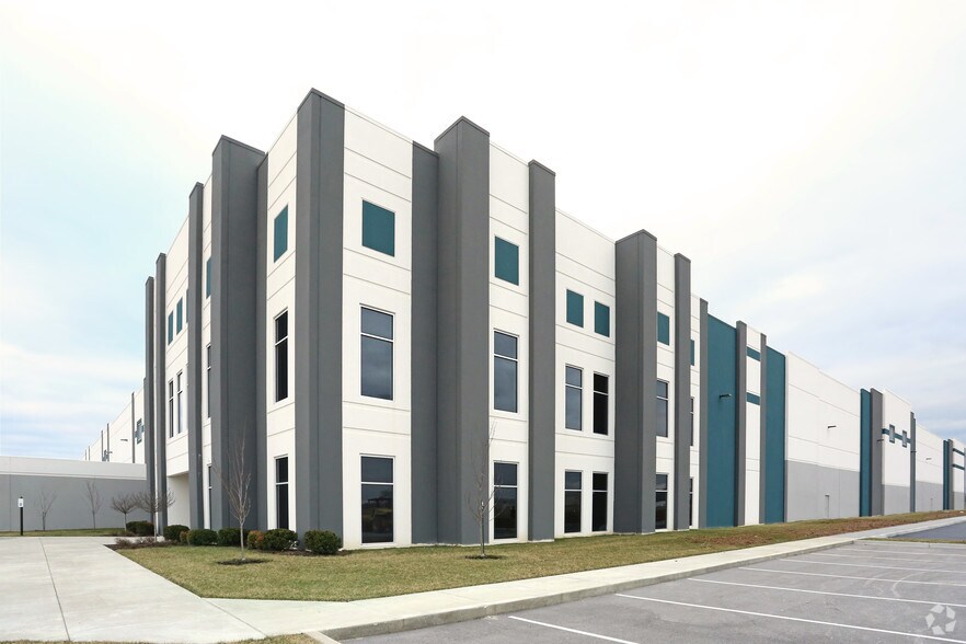 More Photos Of 201 River Ridge Pky, Jeffersonville Warehouse For Lease