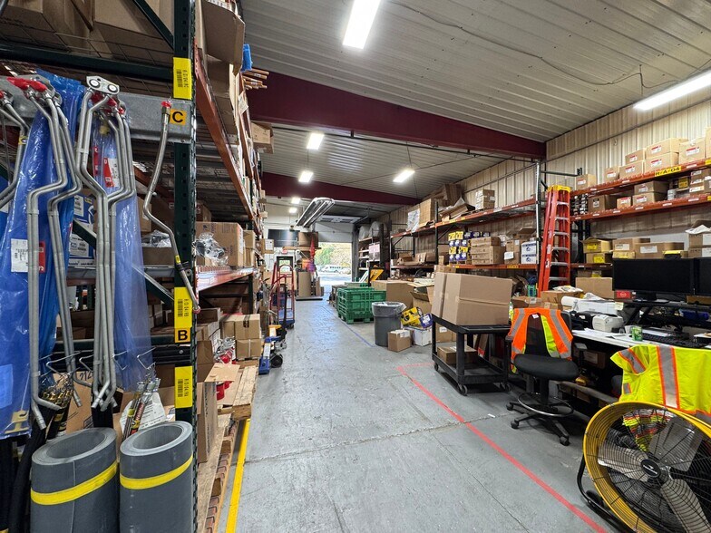 More Photos Of 7765 Lakeport Rd, Chittenango Warehouse For Lease