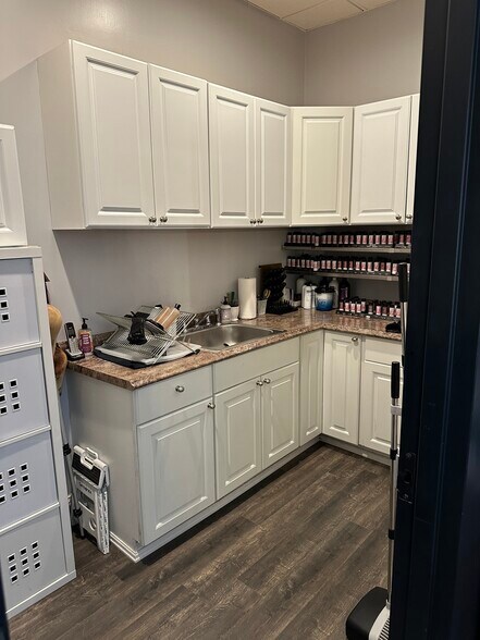 More Photos Of 3 E Palisade Ave, Englewood General Retail For Lease