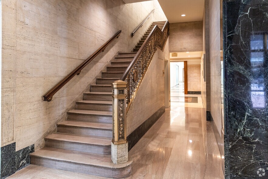 More Photos Of 808 Travis St, Houston Office For Lease