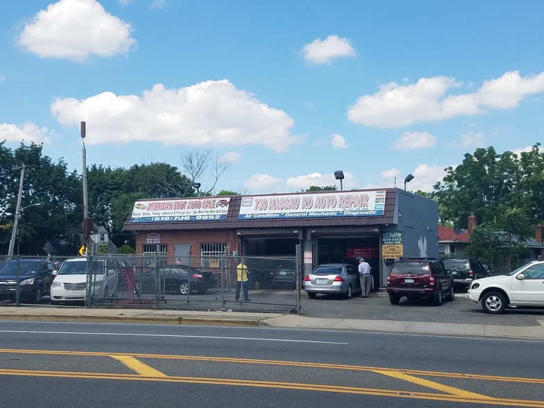 More Photos Of 739 Nassau Rd, Uniondale Auto Repair For Lease