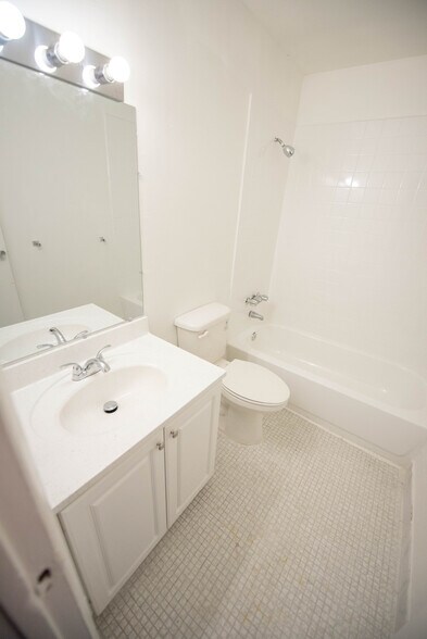 More Photos Of 3400-3460 NW 50th Ave, Lauderdale Lakes Apartments For Sale