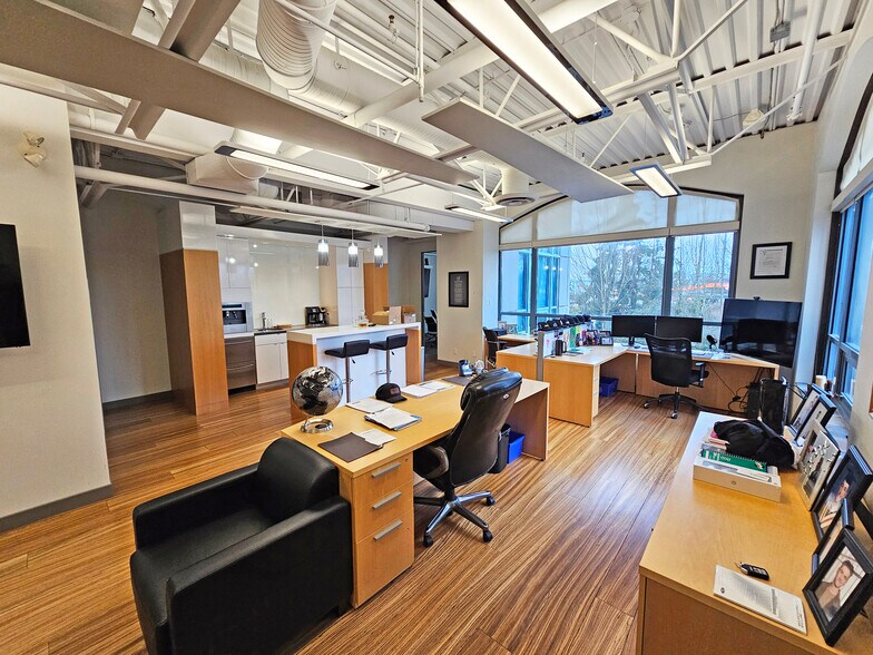 More Photos Of 1515 Broadway St, Port Coquitlam Warehouse For Sale