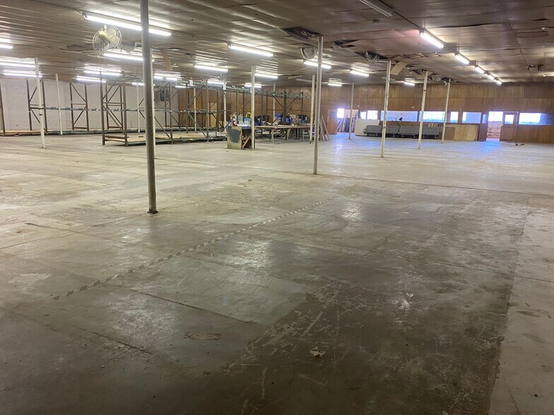 More Photos Of 1500 W Main St, Oklahoma City Warehouse For Lease